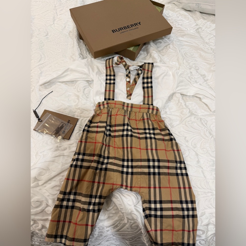 Burberry Baby Boys Bertie 2 Piece Bodysuit & Dungarees Set .